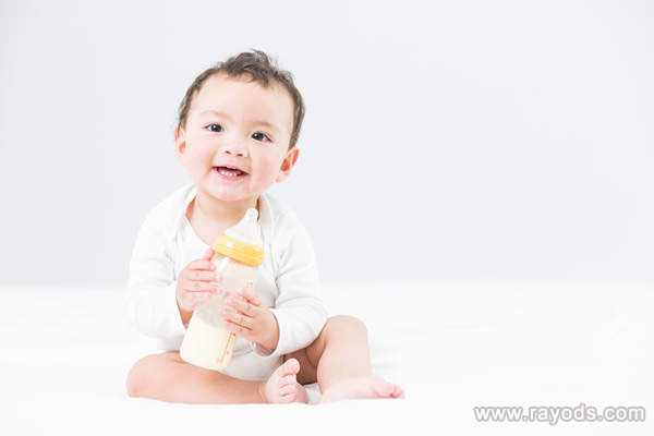 深圳供卵三代试管婴儿多少钱，三个月宝宝脱发是怎么回事 应该怎么处理才好